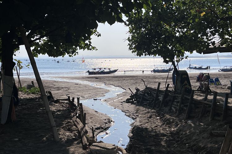 Warga Sebut Limbah di Pantai Barat Pangandaran Bukan Hal Baru, Kerap Muncul Saat Wisatawan Ramai