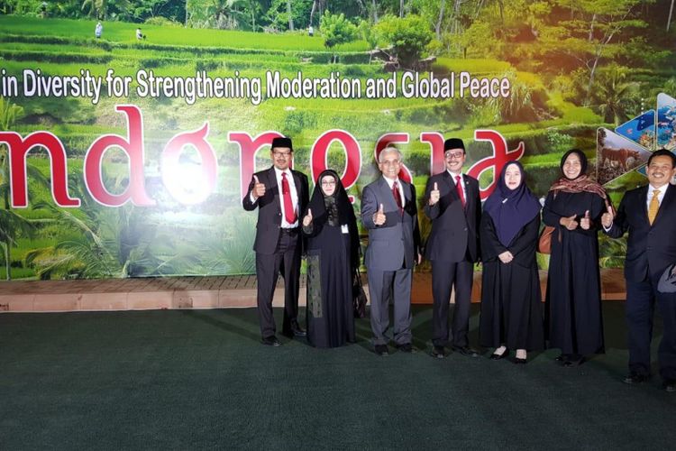 Para perwakilan Indonesia yang hadir pada Festival Budaya dan Heritage ke-33 yang berlangsung di Riyadh, Arab Saudi.