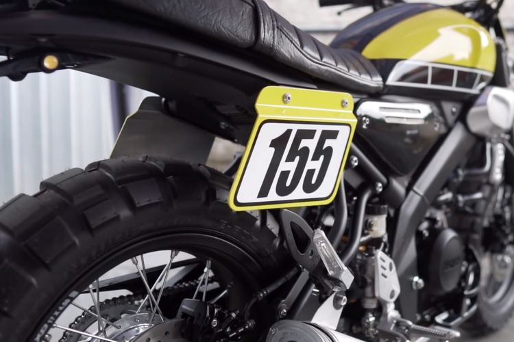 Yamaha XSR155 bergaya flat tracker garapan Katros Garage