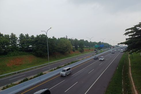 Tol Cipali Sempat Diselimuti Asap Pembakaran Jerami, Polisi Turun ke Sawah