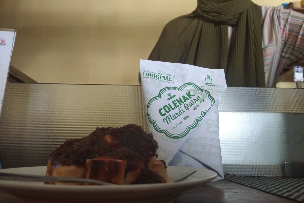 Kuliner legendaris Kota Bandung colenak Murdi Putra.