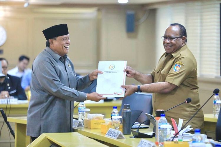 Wempi sebut pemerintah akan persiapkan banyak hal untuk tunjang kesuksesan Pemilu 2024. 