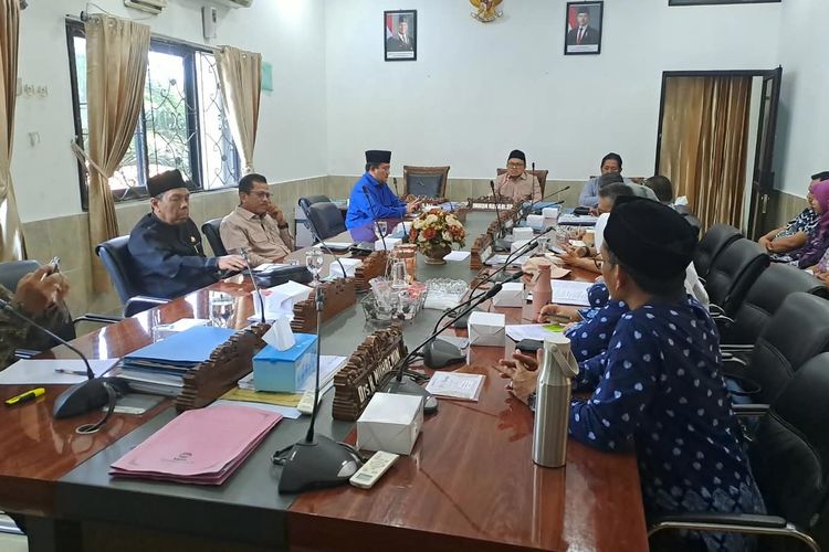 Guru PAUD Indramayu Menangis Saat Audiensi, Tuntut Insentif yang Tak Kunjung Cair hingga Ancam Demo