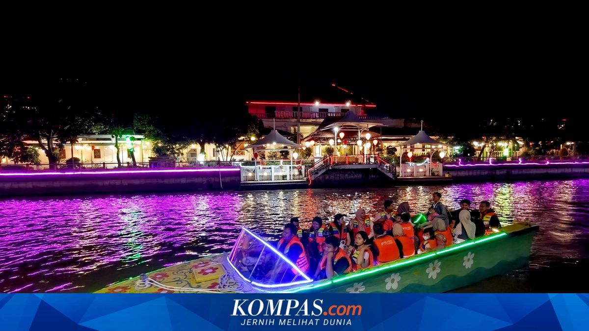 Momen Libur Sekolah Bikin Perahu Kalimas Surabaya Diserbu Wisatawan