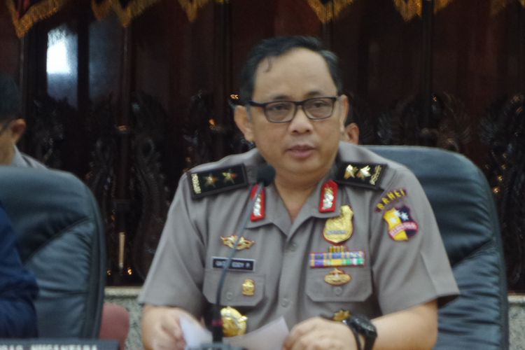 Staf Ahli Kapolri Bidang Sosial Ekonomi sekaligus Ketua Satgas Nusantara Irjen Gatot Eddy Pramono dalam konferensi pers di Mabes Polri, Jakarta, Senin (5/3/2018).