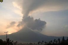 Hingga Pagi Ini, Gunung Lewotobi Terus Bergemuruh Kuat