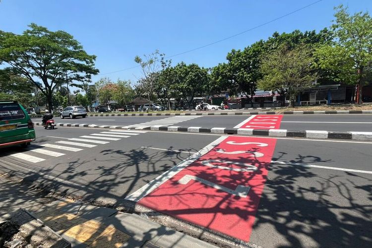 Pelajar di Jalan Soekarno-Hatta Bandung Berharap JPO Segera Dibangun: Zebra Cross Masih Kurang