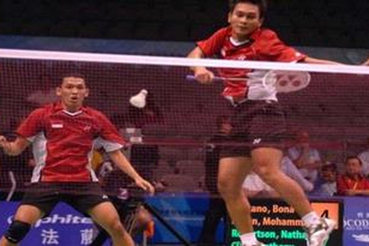 Bona Septano (kiri) dan Mohammad Ahsan