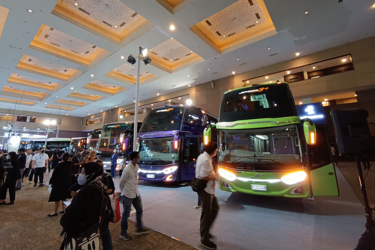 Bus Karoseri Adiputro yang hadir di Busworld SEA 2022
