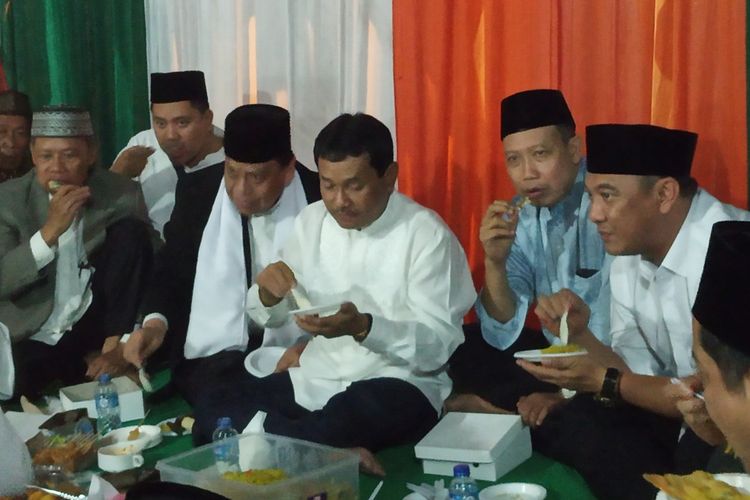 Mantan Bupati Bogor Rachmat Yasin saat buka puasa bersama dengan sejumlah tokoh masyarakat di Kabupaten Bogor, Rabu (8/5/2019) petang