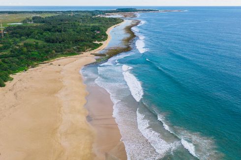 Pantai Pangumbahan di Sukabumi: Daya Tarik, Harga Tiket, dan Rute