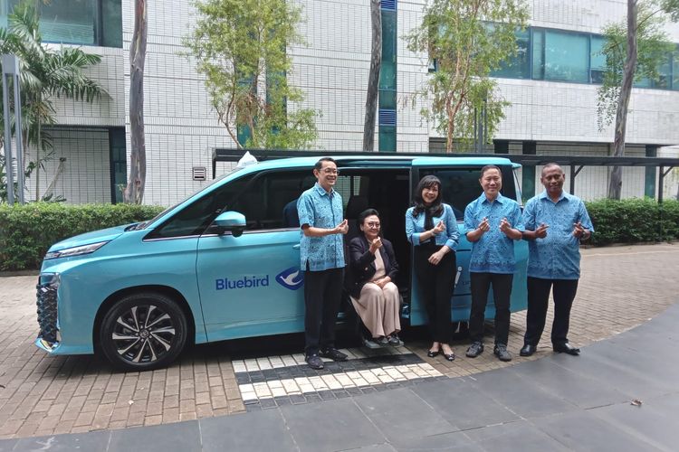 Bluebird luncurkan layanan baru Lifecare Taxi