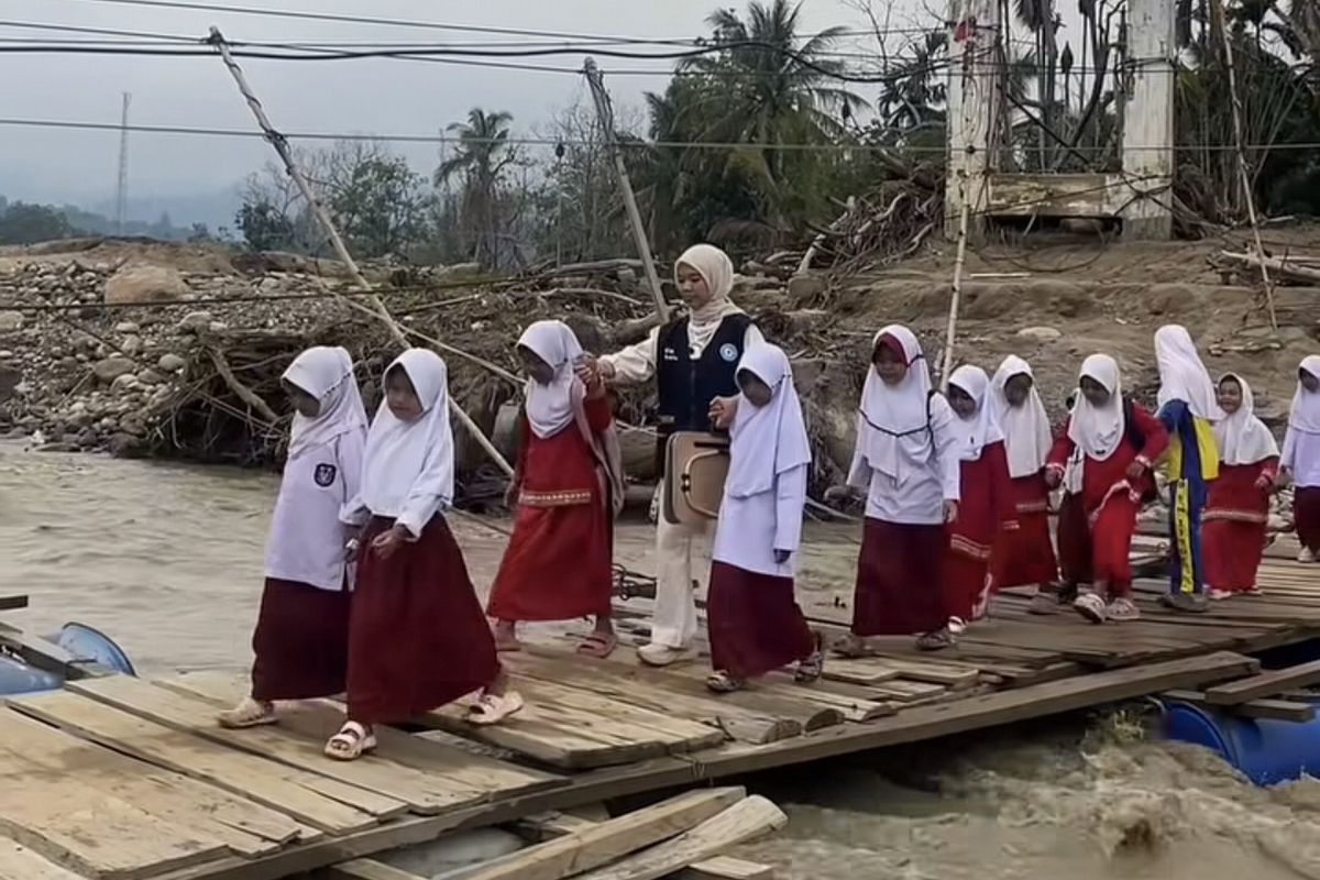 "Mereka Tak Butuh Empati, tapi Keadilan Pendidikan" Kala Sekolah Wilayah 3T Tak Terjamah Negara