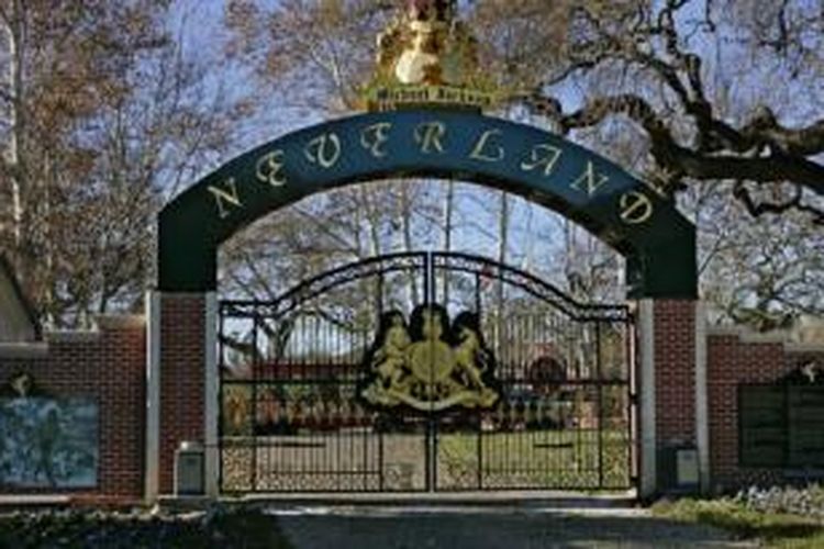 Rumah Michael Jackson yang dijuluki Neverland seperti dalam kisah Peter Pan dijual seharga 100 juta dollar Amerika Serikat atau setara dengan Rp 1,389 triliun.