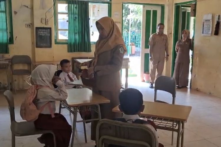 SDN di Pamekasan Hanya Dapat 3 Siswa Baru, 7 Orang Pindah ke Sekolah Lain