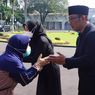 Tangis Murnita Pecah Saat Bertemu Ridwan Kamil dan Istri untuk Ucapkan Duka Cita