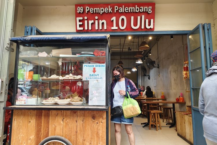 Pempek Eirin 10 Ulu, tempat makan halal di Pecinan Glodok, Kamis (18/1/2024). 