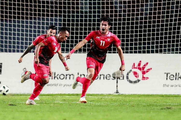 Irfan Jaya merayakan gol Timnas U-23 Indonesia ke gawang Palestina pada pertandingan Grup A Asian Games 2018 di Stadion Patrtiot, 15 Agustus 2018.