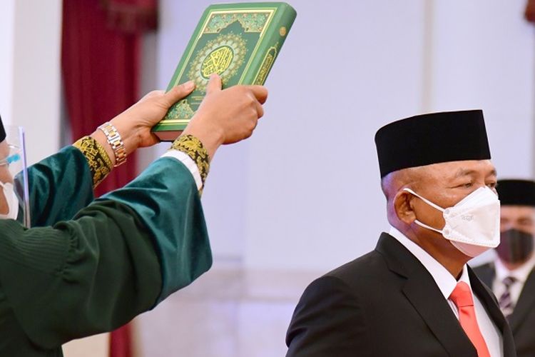 Lieutenant General Ganip Warsito during an oath-taking ceremony as the new National Disaster Mitigation Agency (BNPB) head at the State Palace on Tuesday, May 25. The newly-appointed BNPB head was inaugurated by President Joko Jokowi Widodo.  