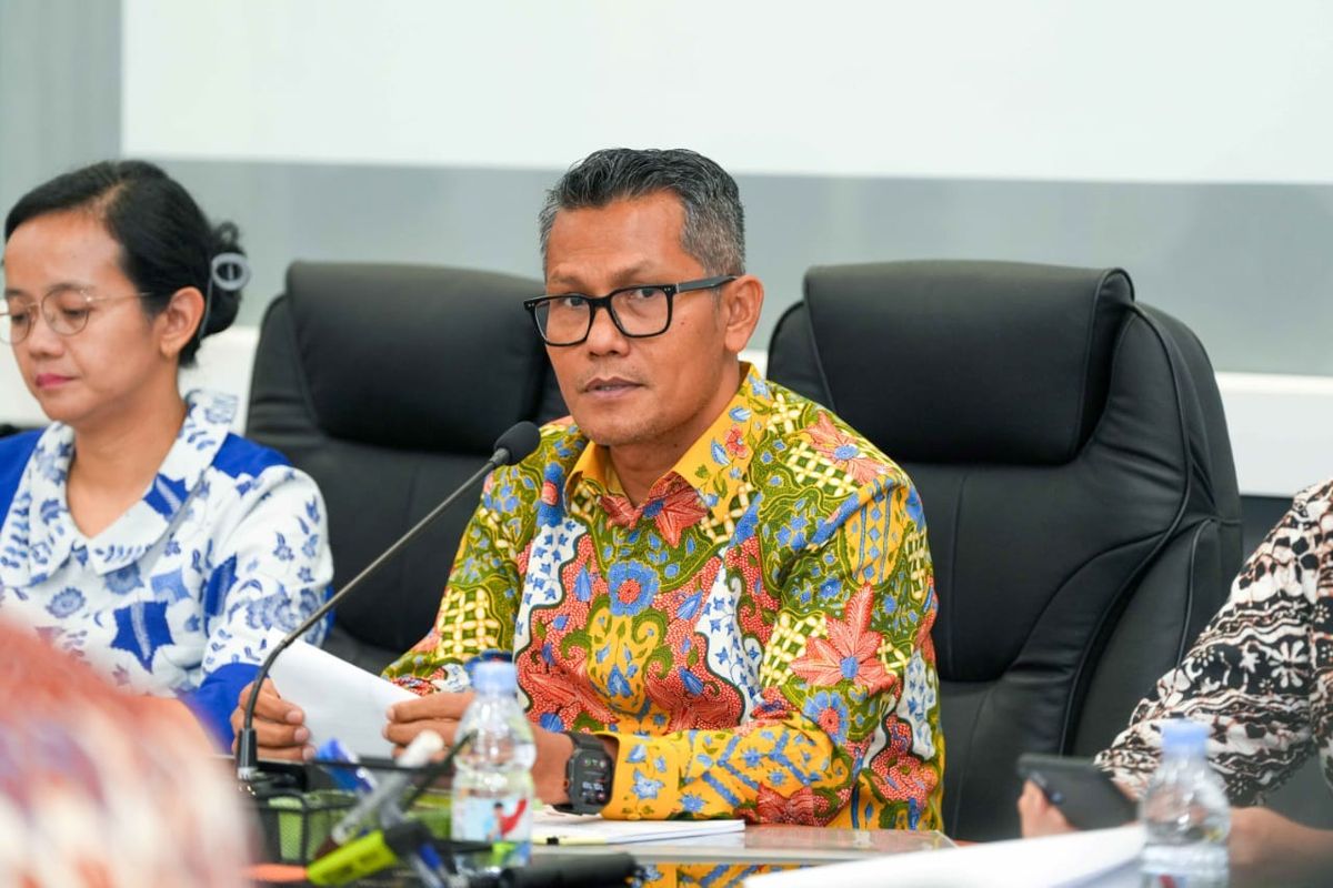 Juru Bicara Kemenperin, Febri Hendri Antoni Arief 