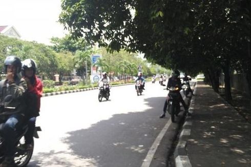 Bikers, Jangan Maksa Cari Tempat Adem Saat Berhenti di Lampu Merah