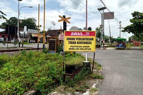 Apa Penyebab Mobil Mogok di Perlintasan Kereta?