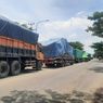 Dampak Jalur Pantura Pati-Rembang Macet, Truk Gandeng Bermuatan Puluhan Ton Jagung Rugi