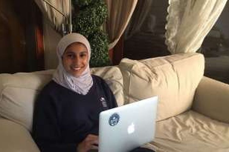 Rayouf Alhumedhi, remaja 15 tahun yang mengajukan emoji hijab ke Unicode Consortium.
