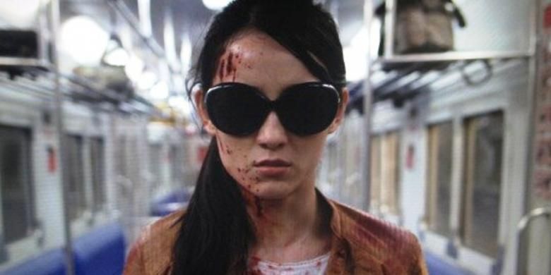 Foto Julie Estelle dalam film the Raid 2: Berandal yang diposting sutradara Gareth Evans di akun Twitter-nya.