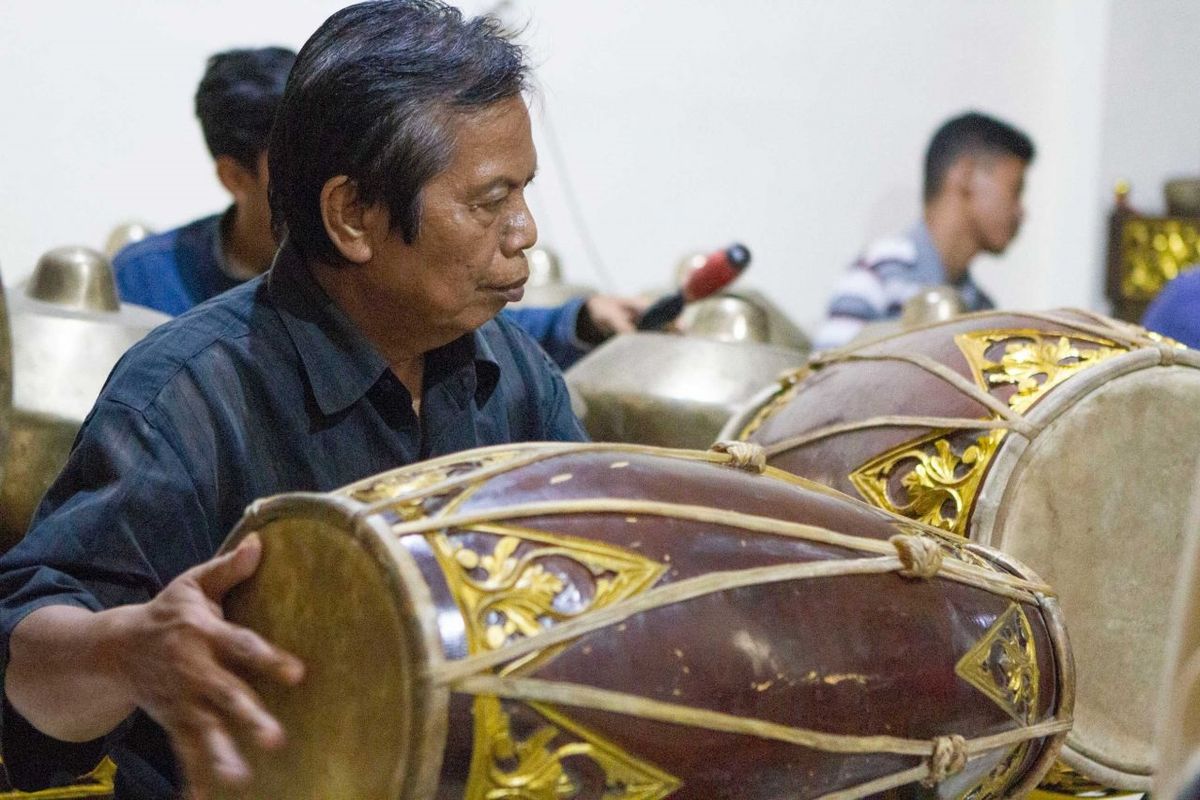 Kelompok karawitan Kusumo Laras Muda dari Solo