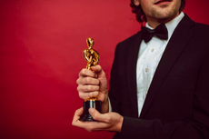 6 Fakta Unik Seputar Patung Piala Oscar yang Dihiasi Emas 24 Karat