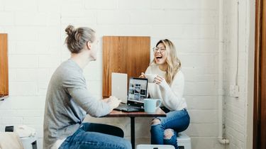 Ingin Kembali Berteman dengan Mantan Kekasih, Wajarkah?