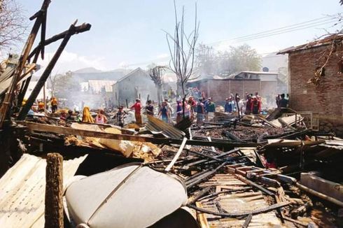 Diduga akibat Arus Pendek Listrik, 13 Rumah di Bima Terbakar