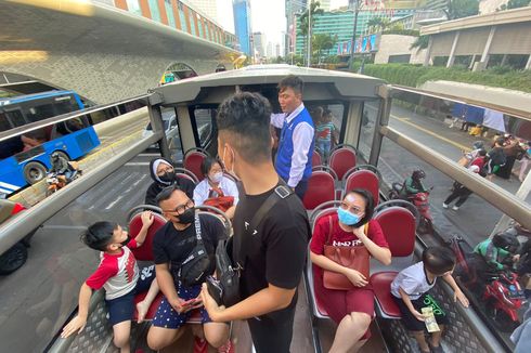 Serunya Keliling Jakarta Naik Bus Atap Terbuka, Lihat Gedung Pencakar Langit