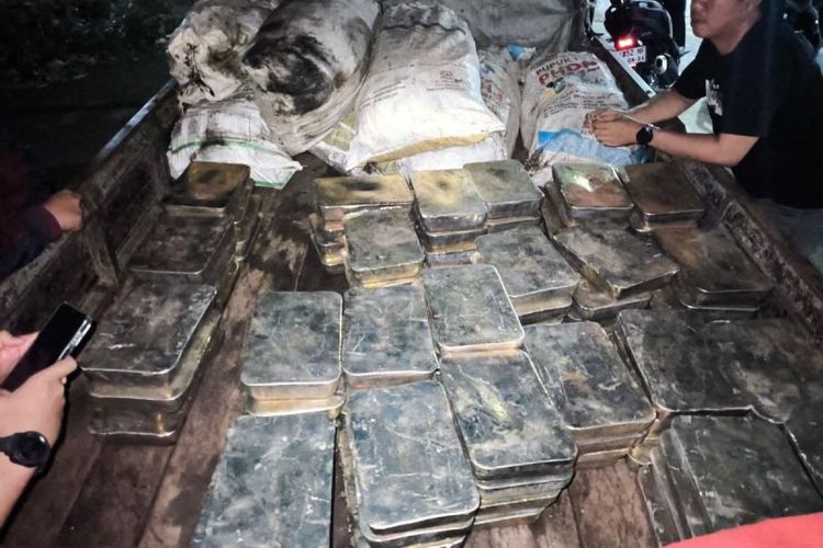 Polisi Ungkap 4,1 Ton Timah Ilegal Hendak Diseberangkan ke Jakarta, Disamarkan dengan Rongsok Besi