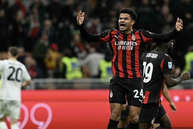 Zachary Athekame merayakan gol kedua timnya dalam pertandingan sepak bola Serie A Liga Italia antara AC Milan vs Pisa SC di Stadion San Siro di Milan, Italia utara, pada 24 Oktober 2025. (Foto oleh Stefano RELLANDINI / AFP)