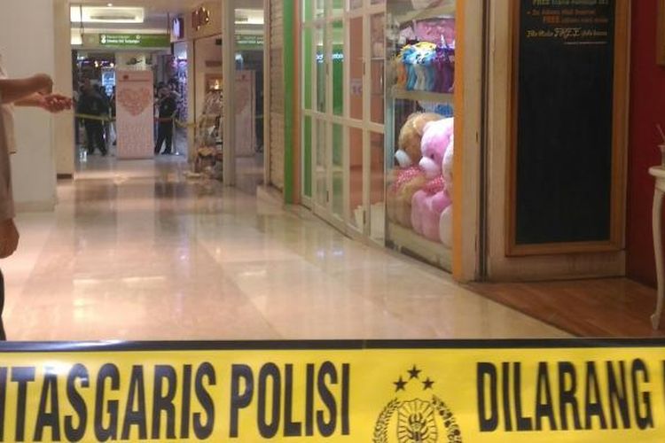 Lokasi penusukan pegawai toko boneka di Plasa Tunjungan 3 Surabaya, Sabtu (18/2/2017) malam