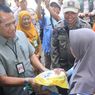 Ribuan Warga di Probolinggo Rela Antre Berjam-jam demi Beras Murah