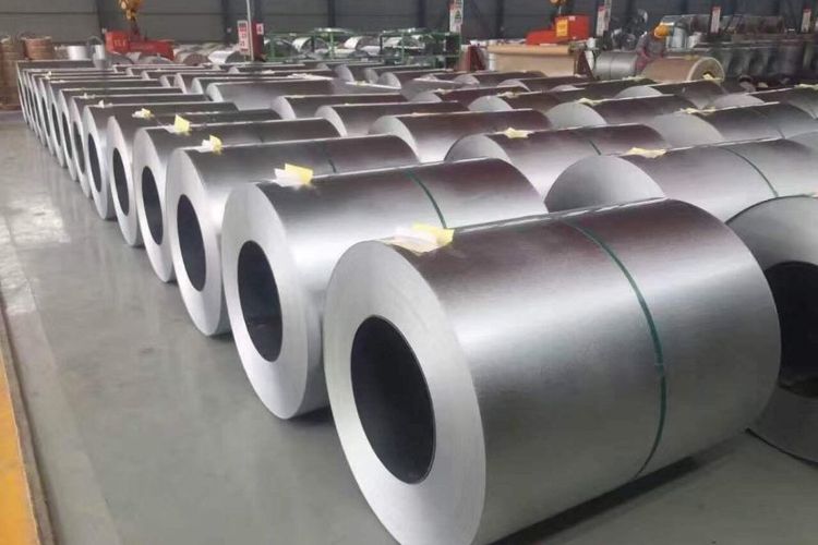 Ilustrasi industri baja, produk baja. Trump Naikkan Tarif Impor Baja Jadi 50 Persen, Uni Eropa Siap Membalas