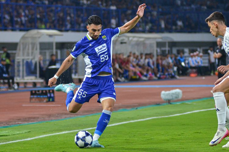 Foto : Duo Jebolan Liga Thailand Siap Bocorkan Kekuatan Ratchaburi FC untuk  Persib