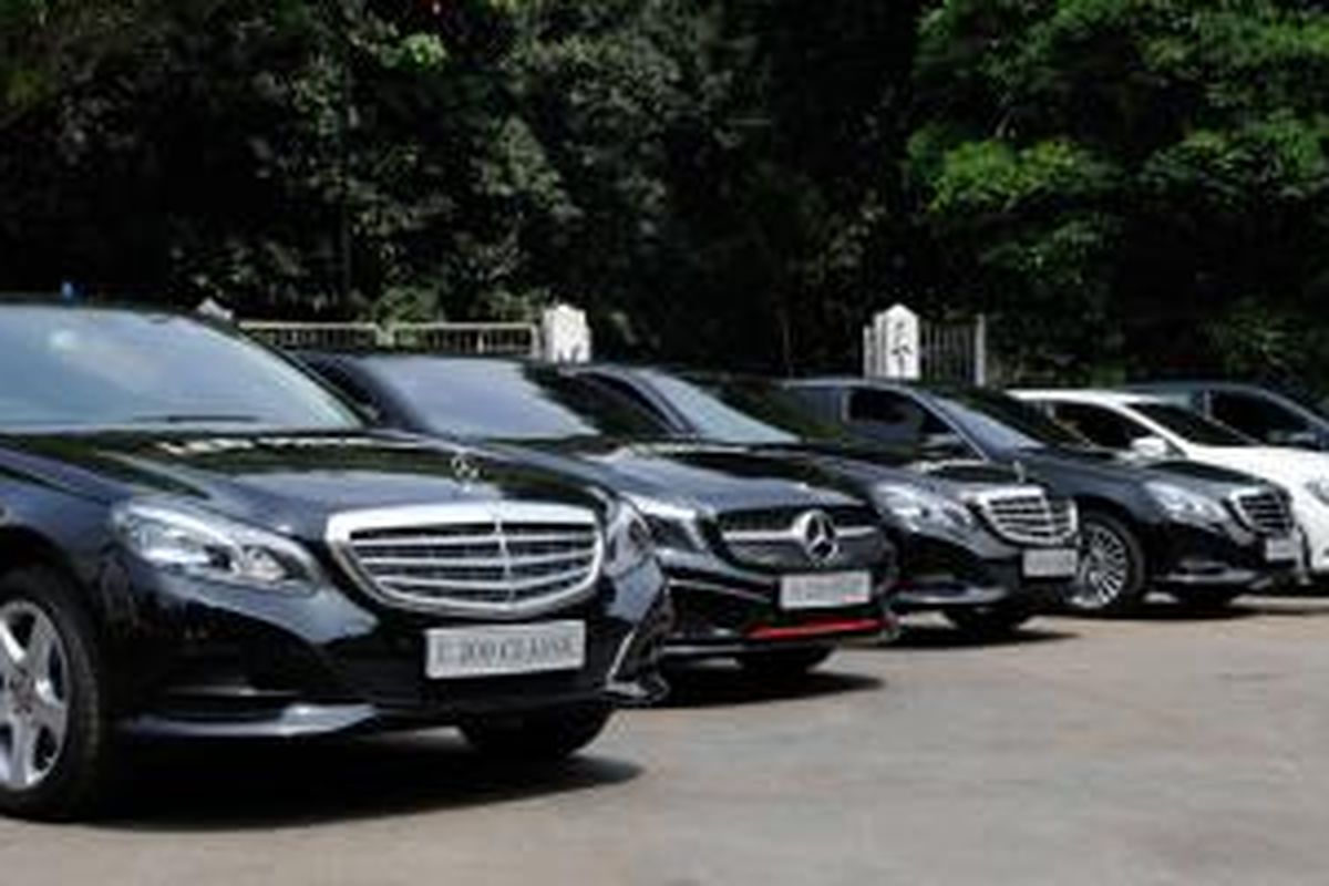 Deretan mobil Mercedes-Benz yang siap dijajal calon konsumen.