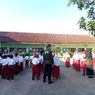 Cerita Hari Pertama Sekolah di Sumenep, Orangtua Rela Tunggu Sejam di Gerbang agar Anak Duduk Paling Depan