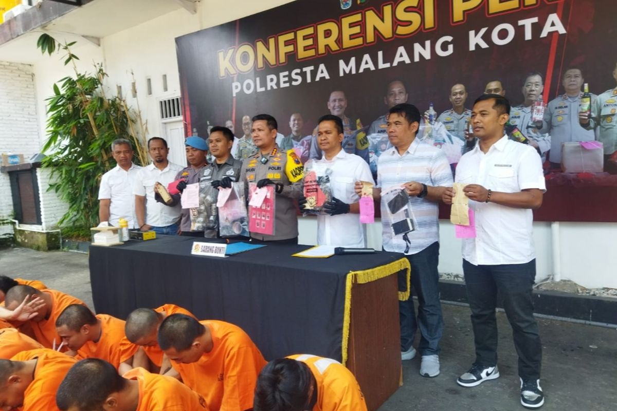 Para tersangka yang melakukan pengedaran dan pengguna narkoba.