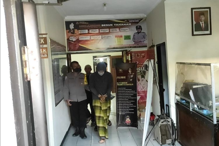 WDA, pria yang kerap membegal payudara anak di bawah umur di wilayah Kecamatan Kare, Kabupaten Madiun, Jawa Timur, ditangkap Penyidik Satreskrim Polres Madiun pada Jumat (15/4/2022).