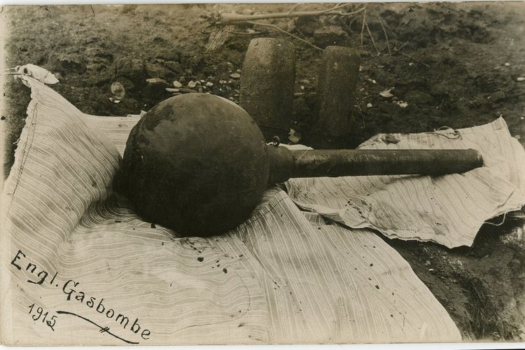 Bom gas Inggris tahun 1915