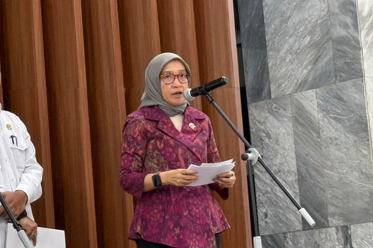 DPR-Pemerintah Sepakat Guru PPPK Paruh Waktu Jadi Penuh Waktu Mulai 2027