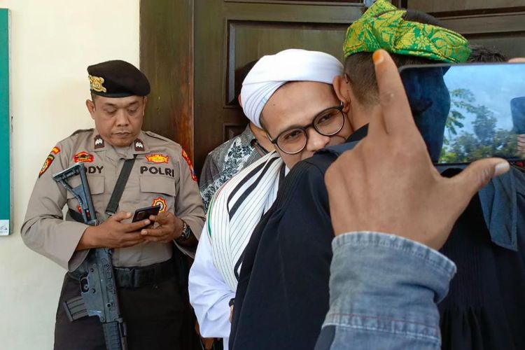 Sidang putusan terdakwa FH, pengasuh pesantren yang diduga terlibat pencabulan santriwati ditunda