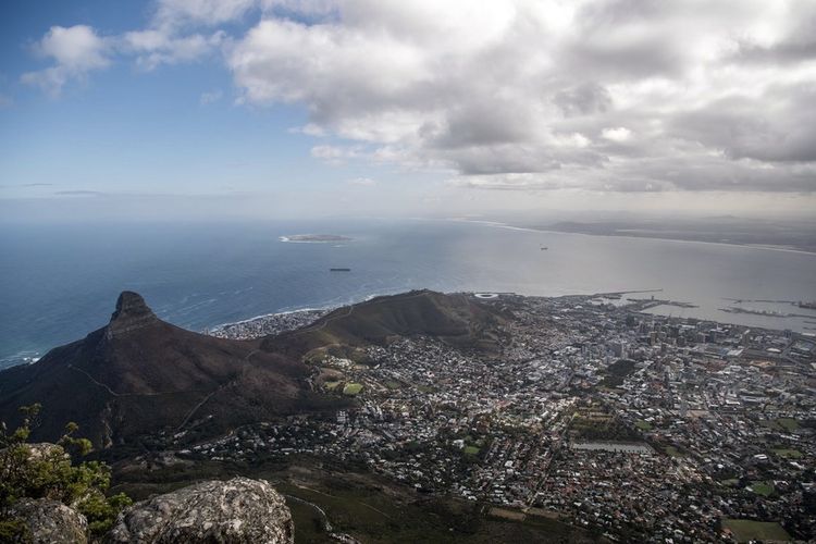 Foto yang diabadikan pada Senin (1/42019) ini menunjukkan pemandangan Kota Cape Town di Afrika Selatan. 