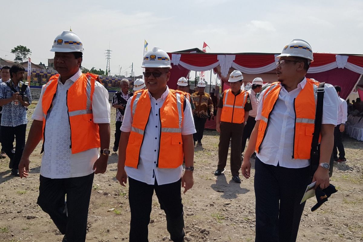 Direktur Jenderal Penyediaan Perumahan Kementerian PUPR Khalawi Abdul Hamid usai melakukan Ground Breaking Rusunawa untuk Masyarakat Berpenghasilan Rendah (MBR) di Kota Magelang, Rabu (16/5/2018)