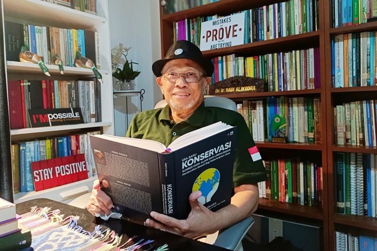 Pengamat dan praktisi konservasi lingkungan hidup Hadi S Alikodra.